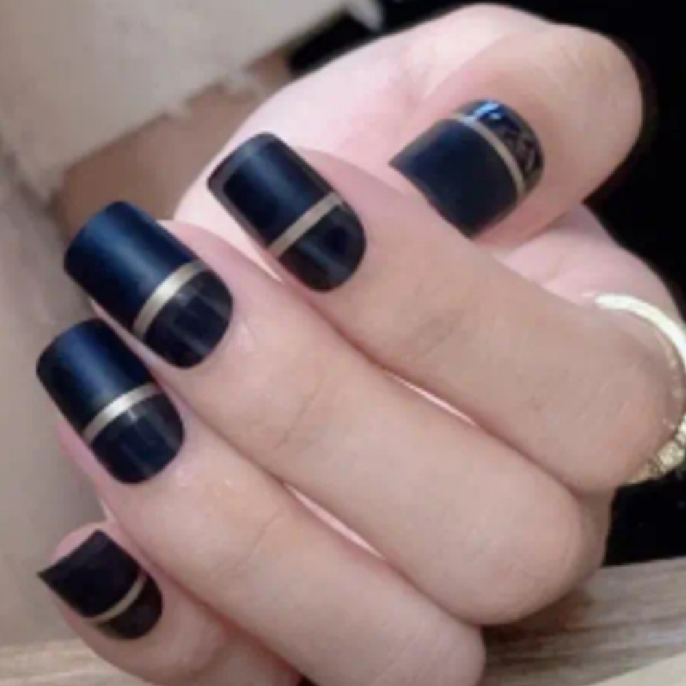 2/$16 Black Matte & Glossy  Press on Nails - Picture 7 of 15